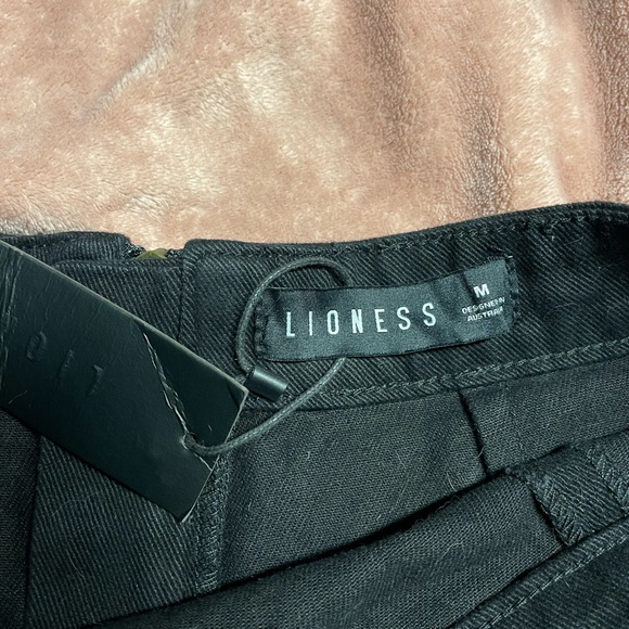 NWT the Lola black mini skirt by Lioness Australia - sold by Princess Polly🖤 - Picture 3 of 6